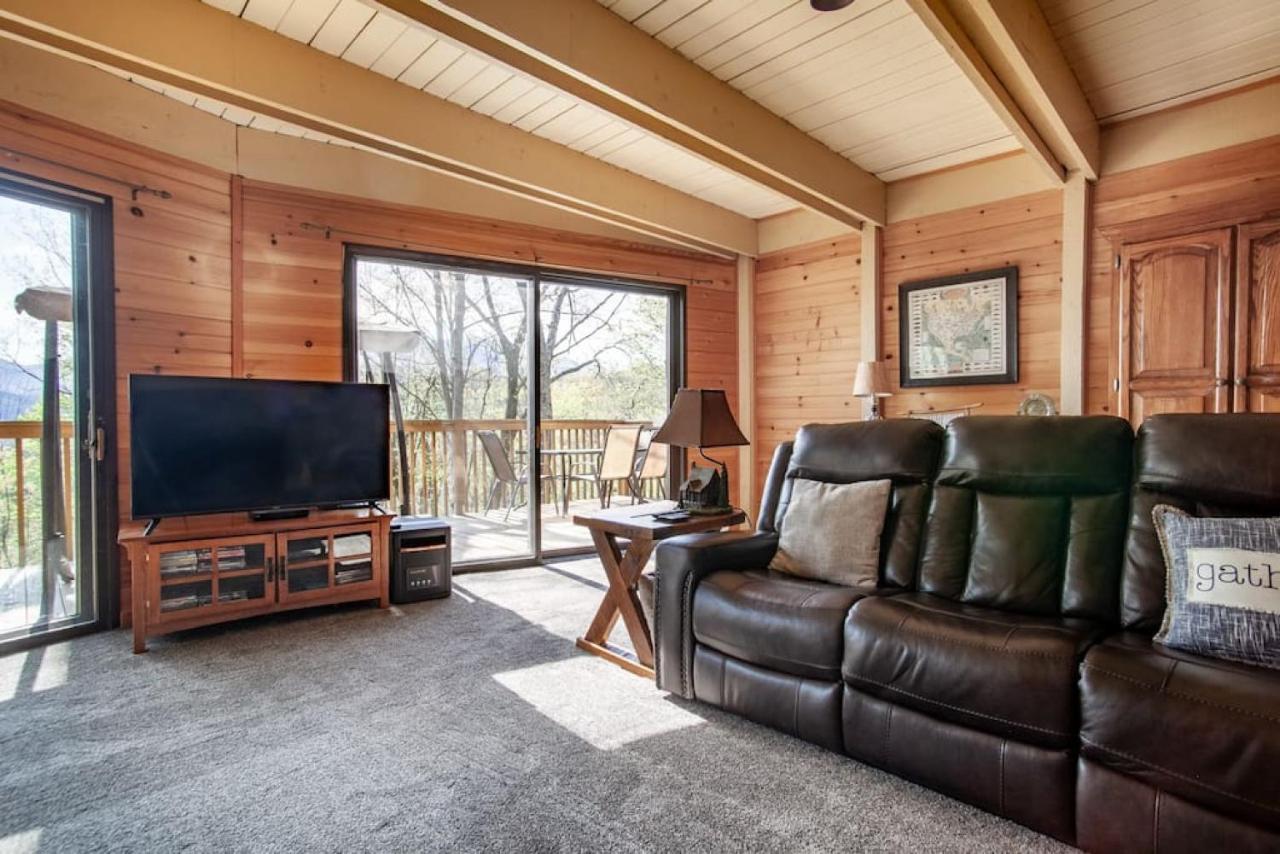 Bear View Chalet With Hot Tub And Near Ober แกตลิงเบิร์ก ภายนอก รูปภาพ